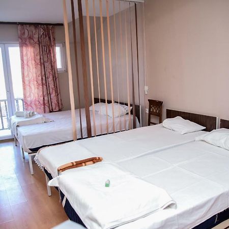 Art Theatre Caffe Hotel Struga Buitenkant foto